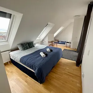  Ubytování v soukromí Eca Rooftop Live - Private & Serviced