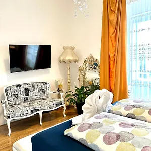 Sisi 103 M2 Appartement